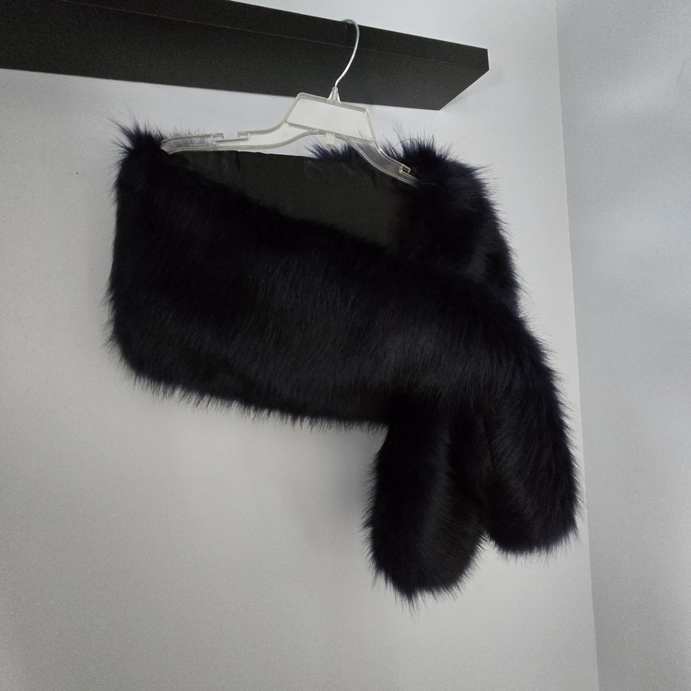 Elegant Black Faux Fur Scarf